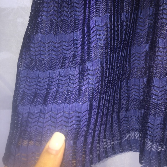 Blue tank top - Picture 3 of 3